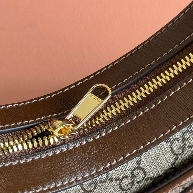 GG SUPREME SHOULDER BAG 22 BROWN IN CANVAS GOLD HARDWARE