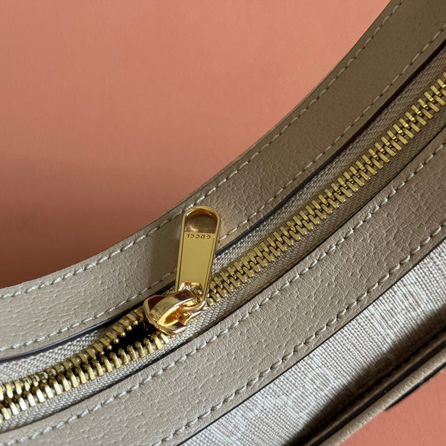 GG SUPREME SHOULDER BAG 22 CREAM IN CANVAS GOLD HARDWARE