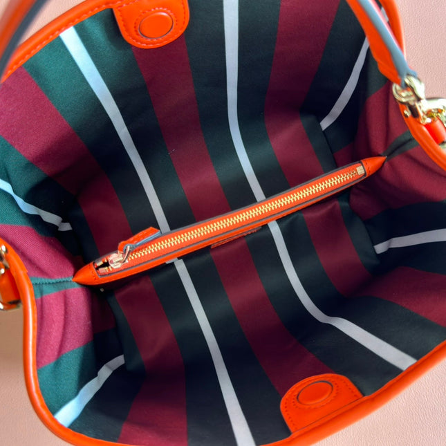 GUCCI 25S EMBLEM BAG 25 IN BEIGE AND BLACK CALFSKIN