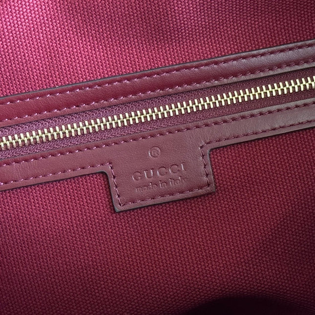 GUCCI 25S EMBLEM MEDIUM SHOULDER BAG 26 IN ROSSO ANCORA RED CALFSKIN