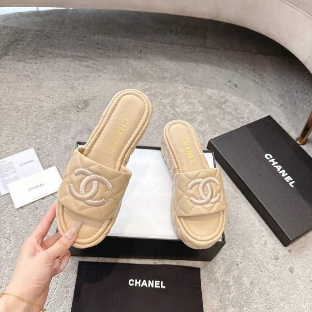 WEDGE HEELS IN BEIGE CALFSKIN QUILTED