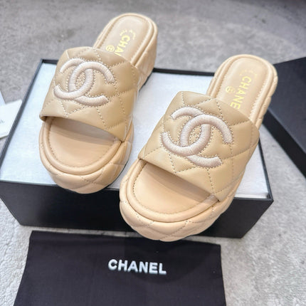 WEDGE HEELS IN BEIGE CALFSKIN QUILTED