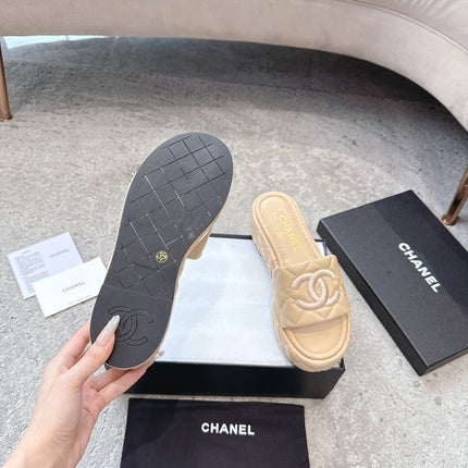 WEDGE HEELS IN BEIGE CALFSKIN QUILTED