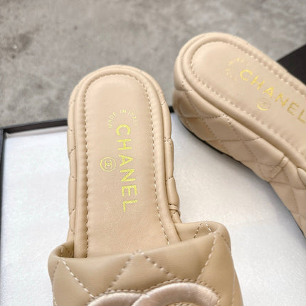 WEDGE HEELS IN BEIGE CALFSKIN QUILTED