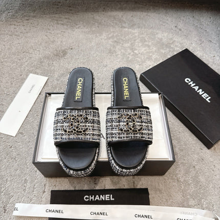 PLASTFORM HEELS IN BLACK TWEED AND CALFSKIN