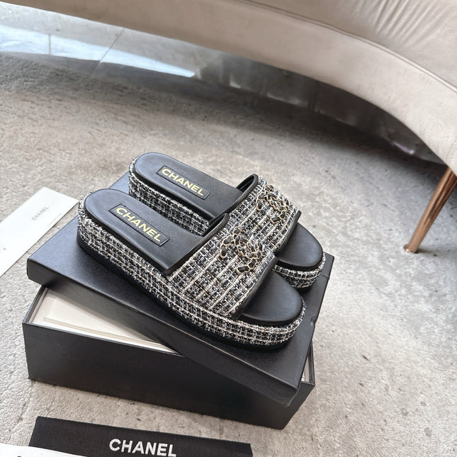 PLASTFORM HEELS IN BLACK TWEED AND CALFSKIN