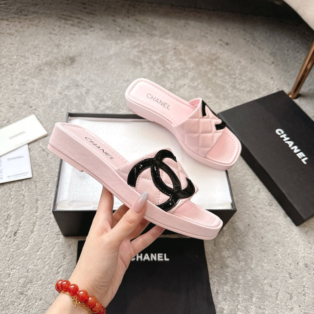 SLIPPERS IN PINK CALFSKIN QUILTED