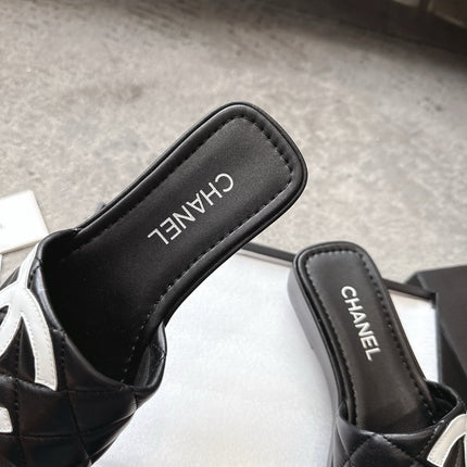 SLIPPERS IN BLACK CALFSKIN QUILTED