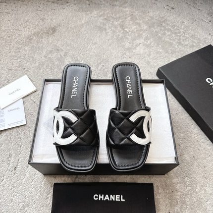 SLIPPERS IN BLACK CALFSKIN QUILTED