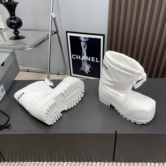 BALENCIAGA 25S ALASKA ANKLE BOOTS HIGH HEEL IN WHITE FABRIC STYLE 1
