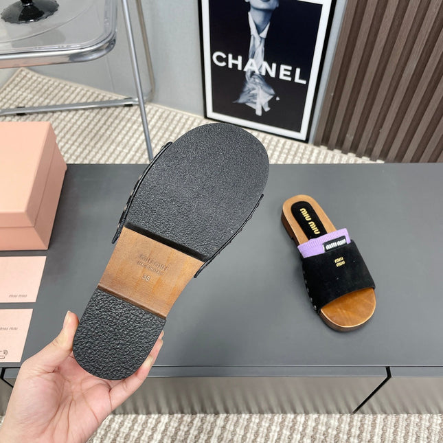 SLIPPERS IN BLACK SUEDE WITH PURPLE HALF-FOOT SOCKS