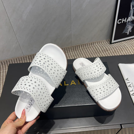 ALAIA CHUNKY TWO-STRAP SLIDES 25S IN WHITE CALFSKIN