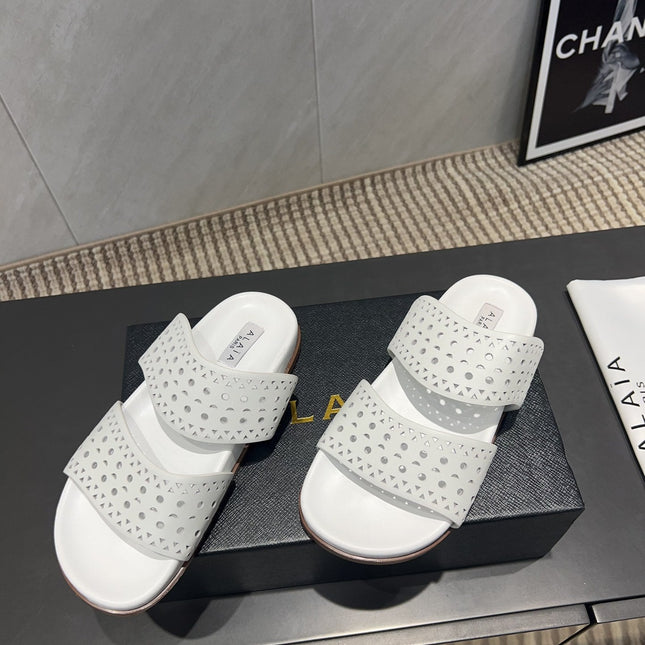 ALAIA CHUNKY TWO-STRAP SLIDES 25S IN WHITE CALFSKIN