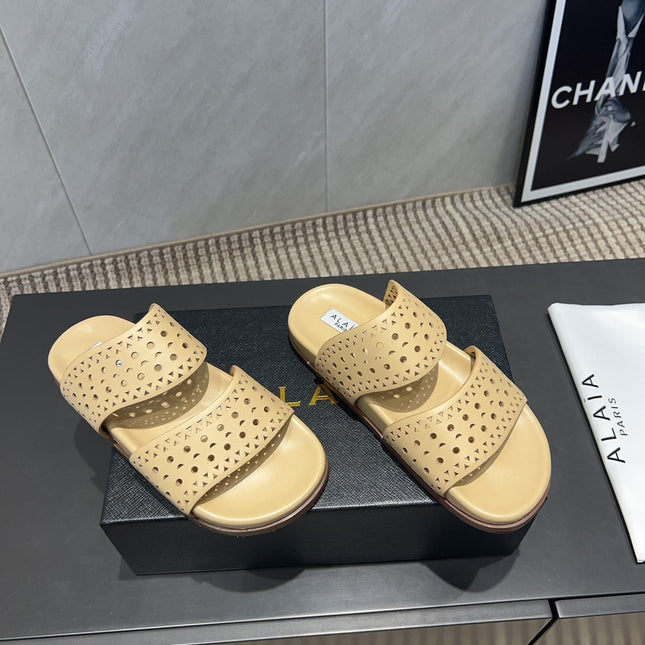 ALAIA CHUNKY TWO-STRAP SLIDES 25S IN BEIGE CALFSKIN