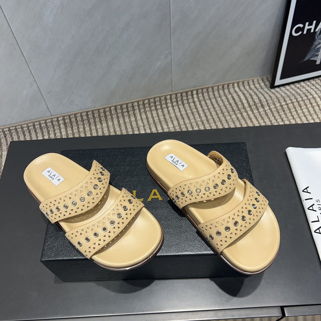 ALAIA DOUBLE-STRAP SANDALS 25S IN BEIGE CALFSKIN