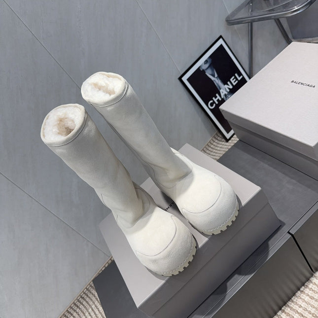 BALENCIAGA 25S BOOTS PLATFORM HEEL IN WHITE SUEDE STYLE 3