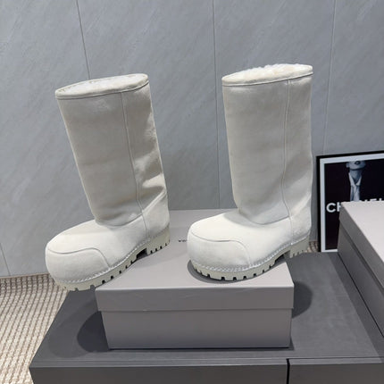 BALENCIAGA 25S BOOTS PLATFORM HEEL IN WHITE SUEDE STYLE 3
