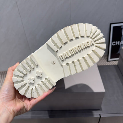 BALENCIAGA 25S BOOTS PLATFORM HEEL IN WHITE SUEDE STYLE 3