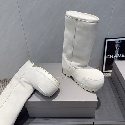 BALENCIAGA 25S BOOTS PLATFORM HEEL IN WHITE SUEDE STYLE 3