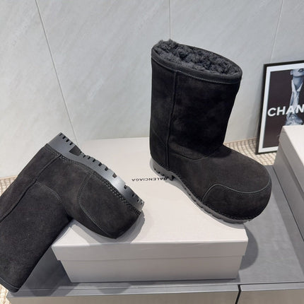 BALENCIAGA 25S LOW ANKLE BOOTS PLATFORM HEEL IN BLACK SUEDE STYLE 9