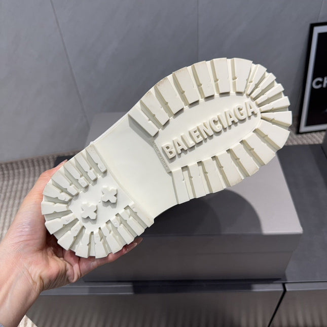 BALENCIAGA 25S LOW ANKLE BOOTS PLATFORM HEEL IN WHITE SUEDE STYLE 2