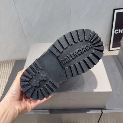 BALENCIAGA 25S LOW ANKLE BOOTS PLATFORM HEEL IN BLACK SUEDE STYLE 8