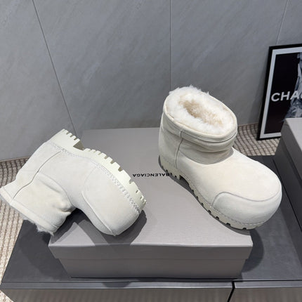 BALENCIAGA 25S LOW ANKLE BOOTS PLATFORM HEEL IN WHITE SUEDE STYLE 1