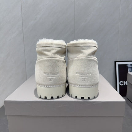 BALENCIAGA 25S LOW ANKLE BOOTS PLATFORM HEEL IN WHITE SUEDE STYLE 1