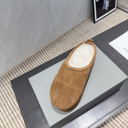 BALENCIAGA 25S AURALEE SLIP-ON 50 MM IN LIGHT BROWN SUEDE STYLE 1