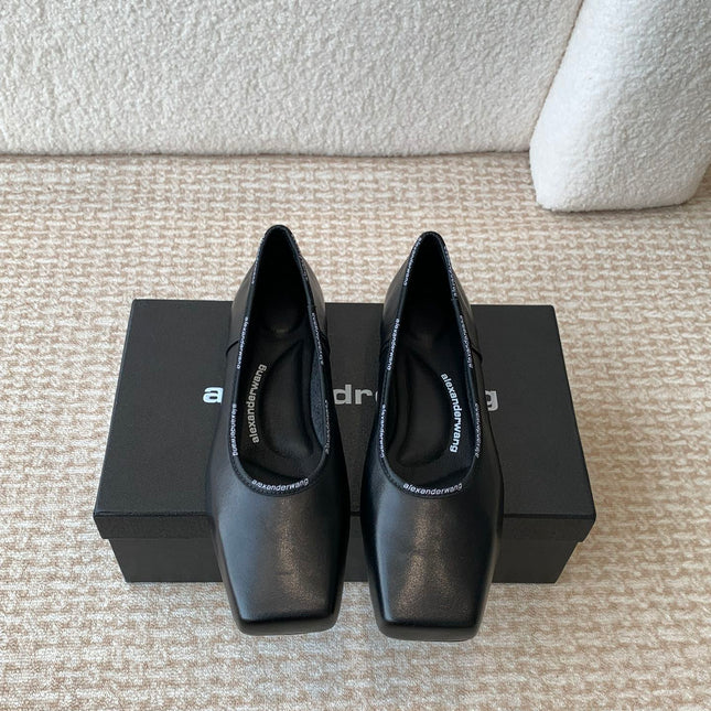 SQUARE-TOE BALLET FLAT IN BLACK LAMBSKIN