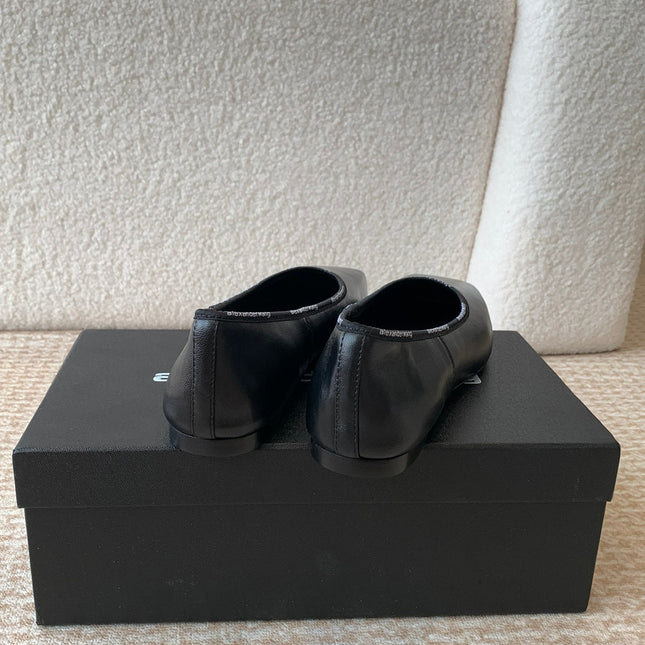 SQUARE-TOE BALLET FLAT IN BLACK LAMBSKIN