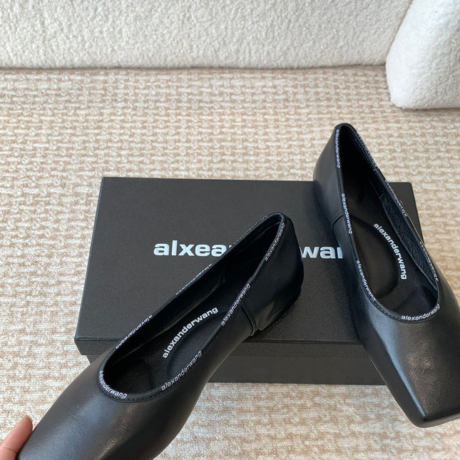 SQUARE-TOE BALLET FLAT IN BLACK LAMBSKIN