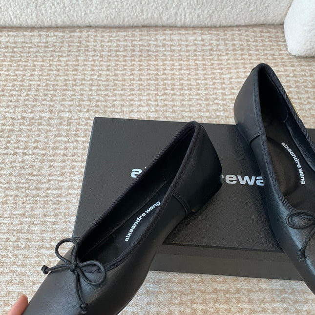 SQUARE-TOE BALLET FLAT IN BLACK LAMBSKIN WITH BOW