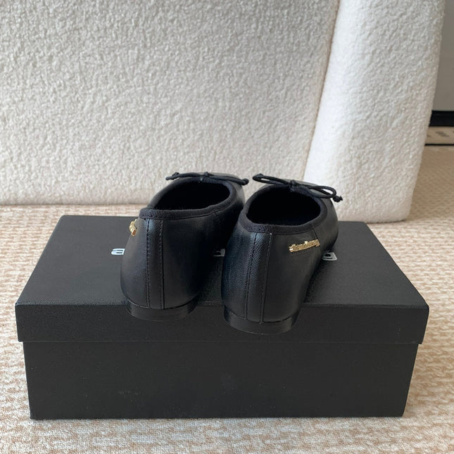 SQUARE-TOE BALLET FLAT IN BLACK LAMBSKIN WITH BOW