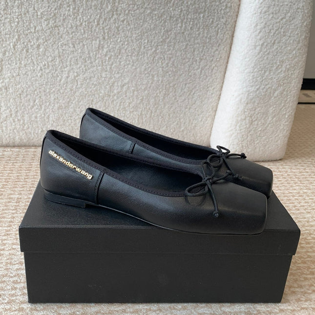 SQUARE-TOE BALLET FLAT IN BLACK LAMBSKIN WITH BOW
