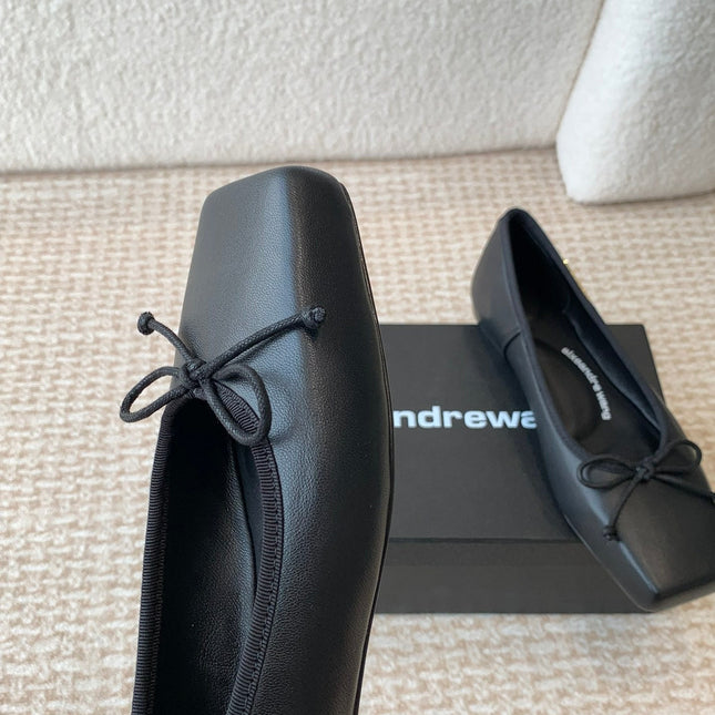 SQUARE-TOE BALLET FLAT IN BLACK LAMBSKIN WITH BOW