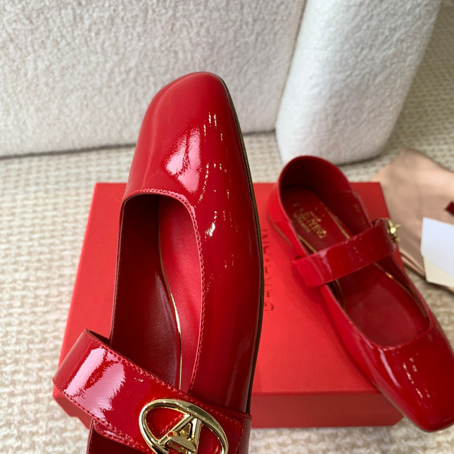 VLOGO LOCKER MARY-JANE BALLERINA IN CRIMSON RED CALFSKIN