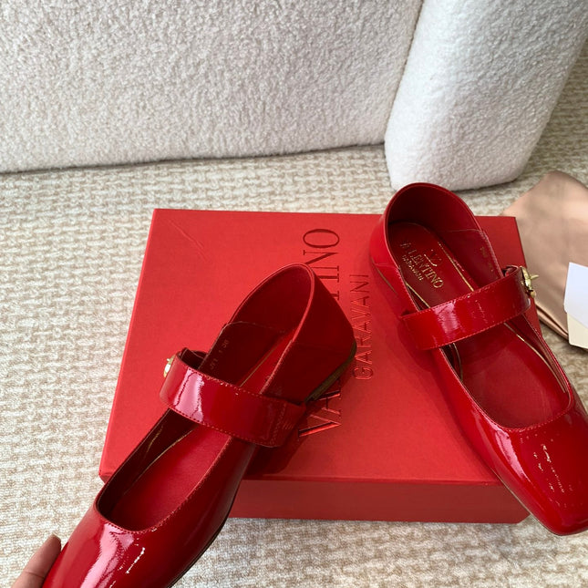VLOGO LOCKER MARY-JANE BALLERINA IN CRIMSON RED CALFSKIN