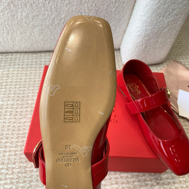 VLOGO LOCKER MARY-JANE BALLERINA IN CRIMSON RED CALFSKIN