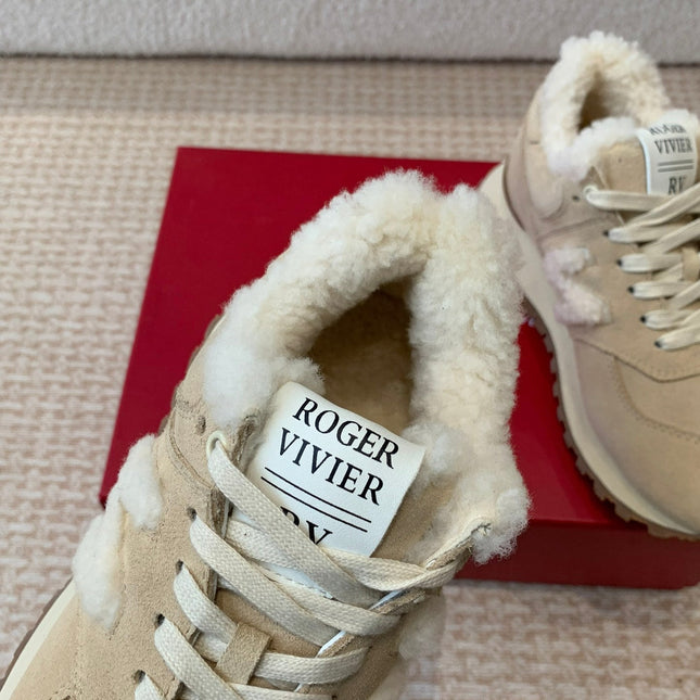VIV' RUN SNEAKER IN LIGHT BROWN SUEDE AND SHEARLING