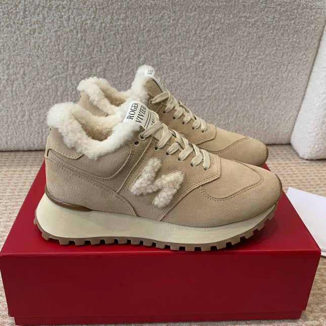 VIV' RUN SNEAKER IN LIGHT BROWN SUEDE AND SHEARLING