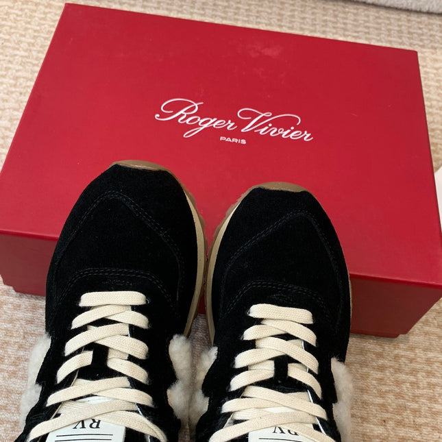 VIV' RUN SNEAKER IN BLACK SUEDE AND SHEARLING