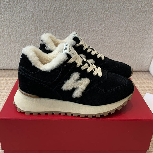 VIV' RUN SNEAKER IN BLACK SUEDE AND SHEARLING