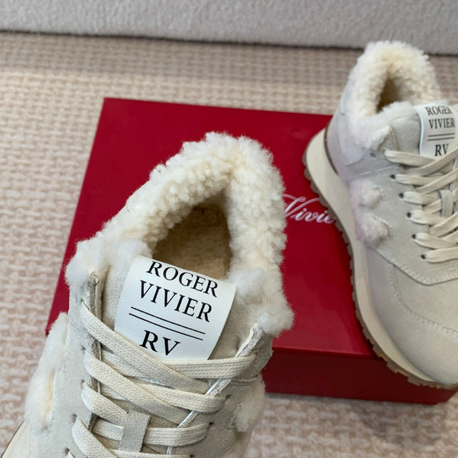 VIV' RUN SNEAKER IN BEIGE SUEDE AND SHEARLING