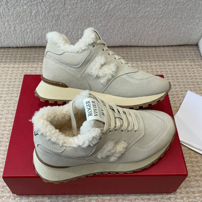 VIV' RUN SNEAKER IN BEIGE SUEDE AND SHEARLING