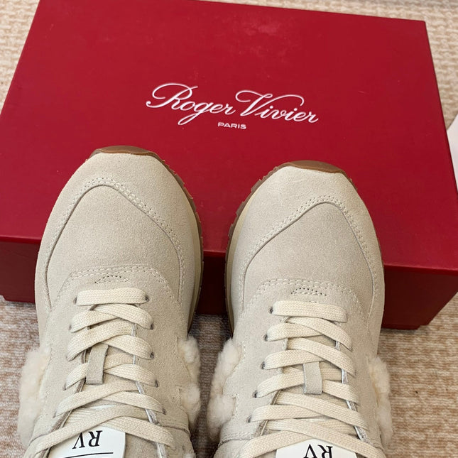 VIV' RUN SNEAKER IN BEIGE SUEDE AND SHEARLING