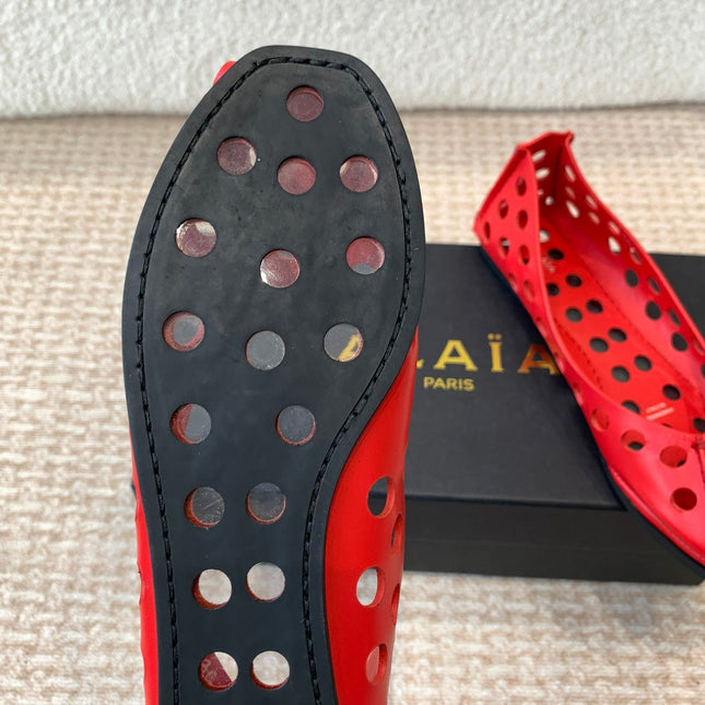 PERFO BALLET FLATS IN CHERRY RED CALFSKIN
