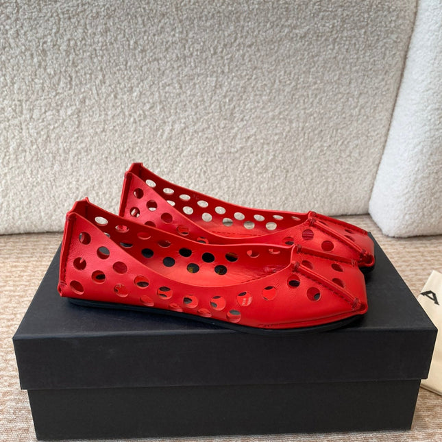 PERFO BALLET FLATS IN CHERRY RED CALFSKIN
