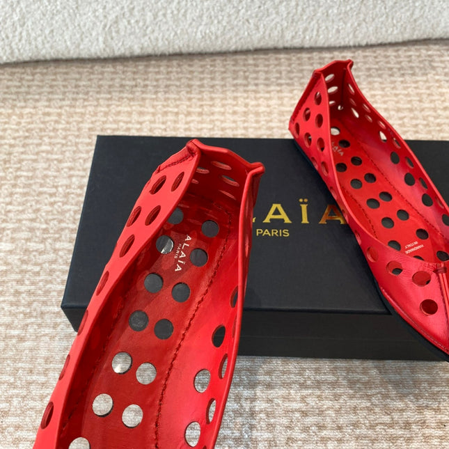 PERFO BALLET FLATS IN CHERRY RED CALFSKIN