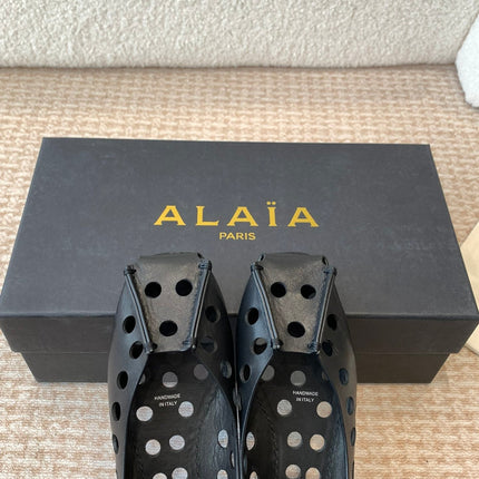 PERFO BALLET FLATS IN BLACK CALFSKIN